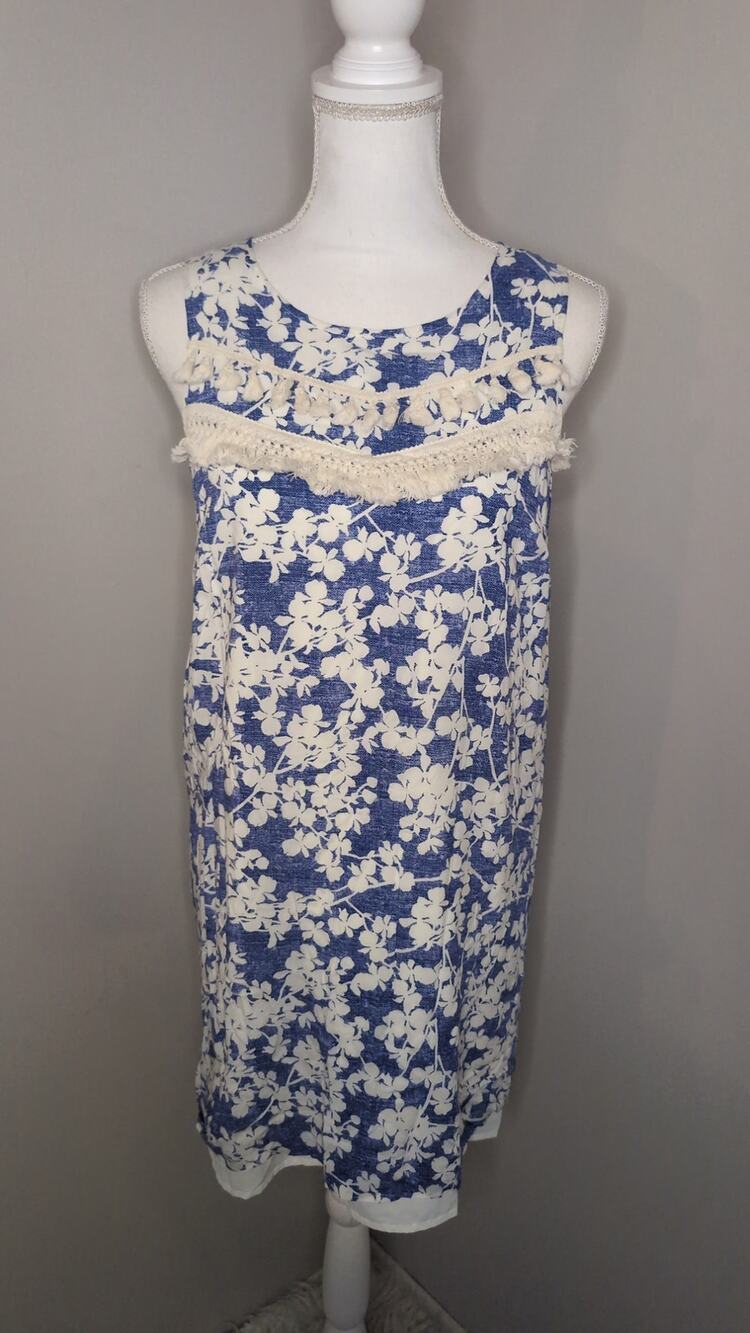 Kensie Floral Dress Medium Blue White Lace Trim Boho Summer